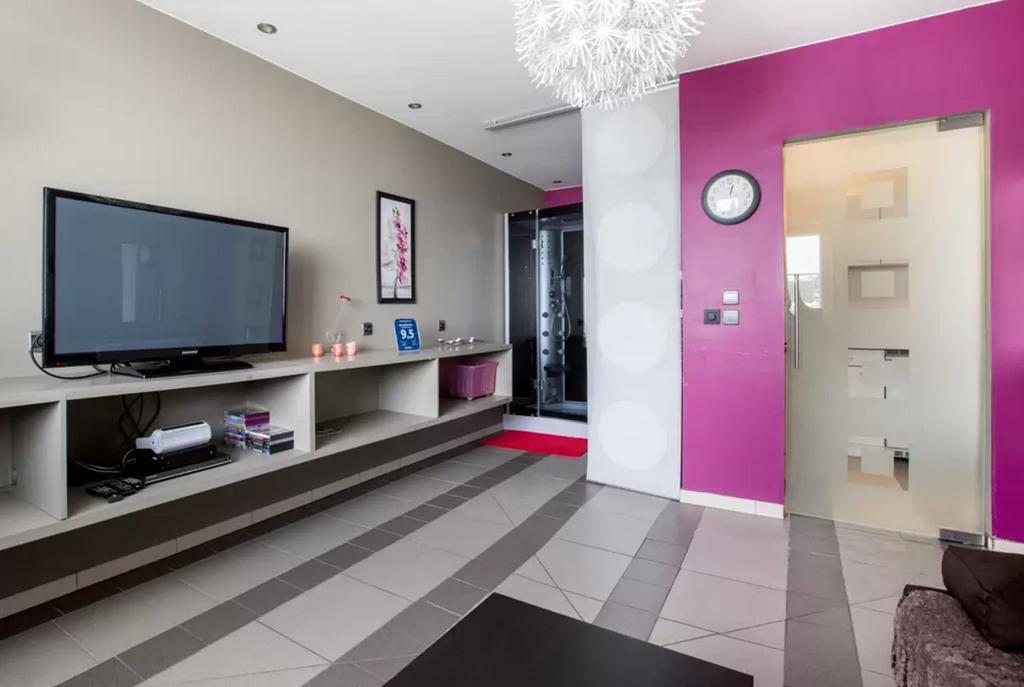 Entertaining Studio Wervik Luaran gambar